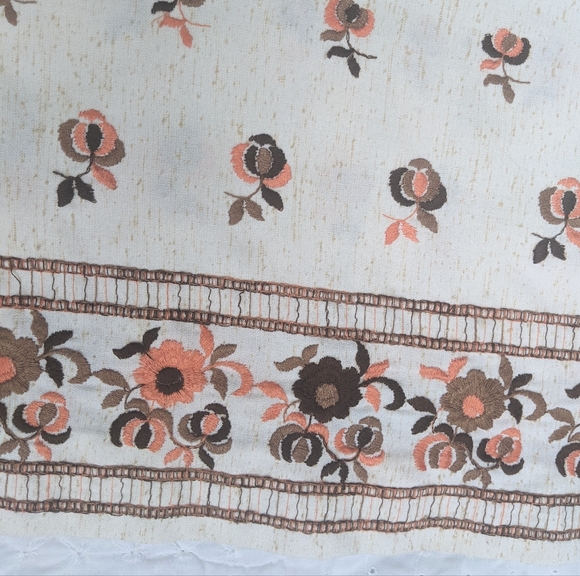 Vintage embroidered skirt - Picture 2 of 4